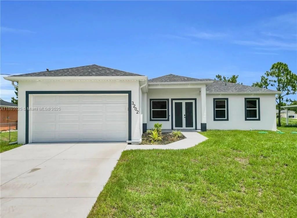 3202 41st st W, Lehigh Acres, FL 33971