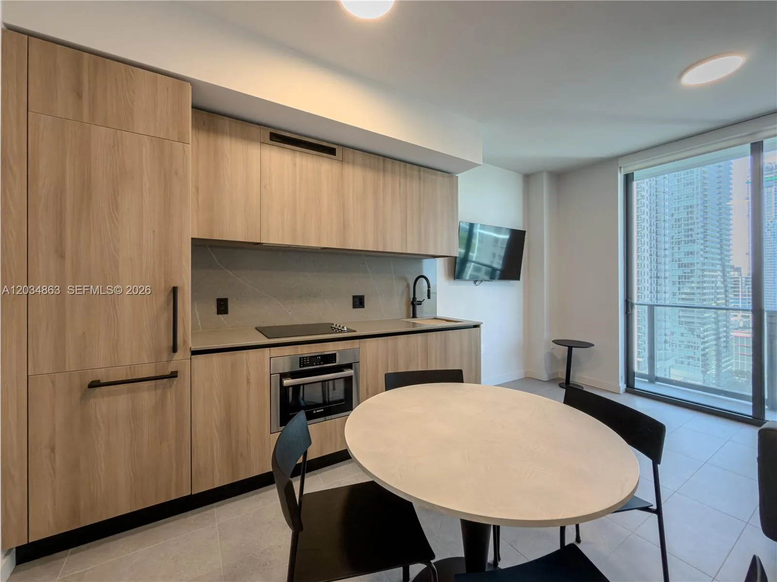 121 NE 5th St # 2211, Miami, FL 33132