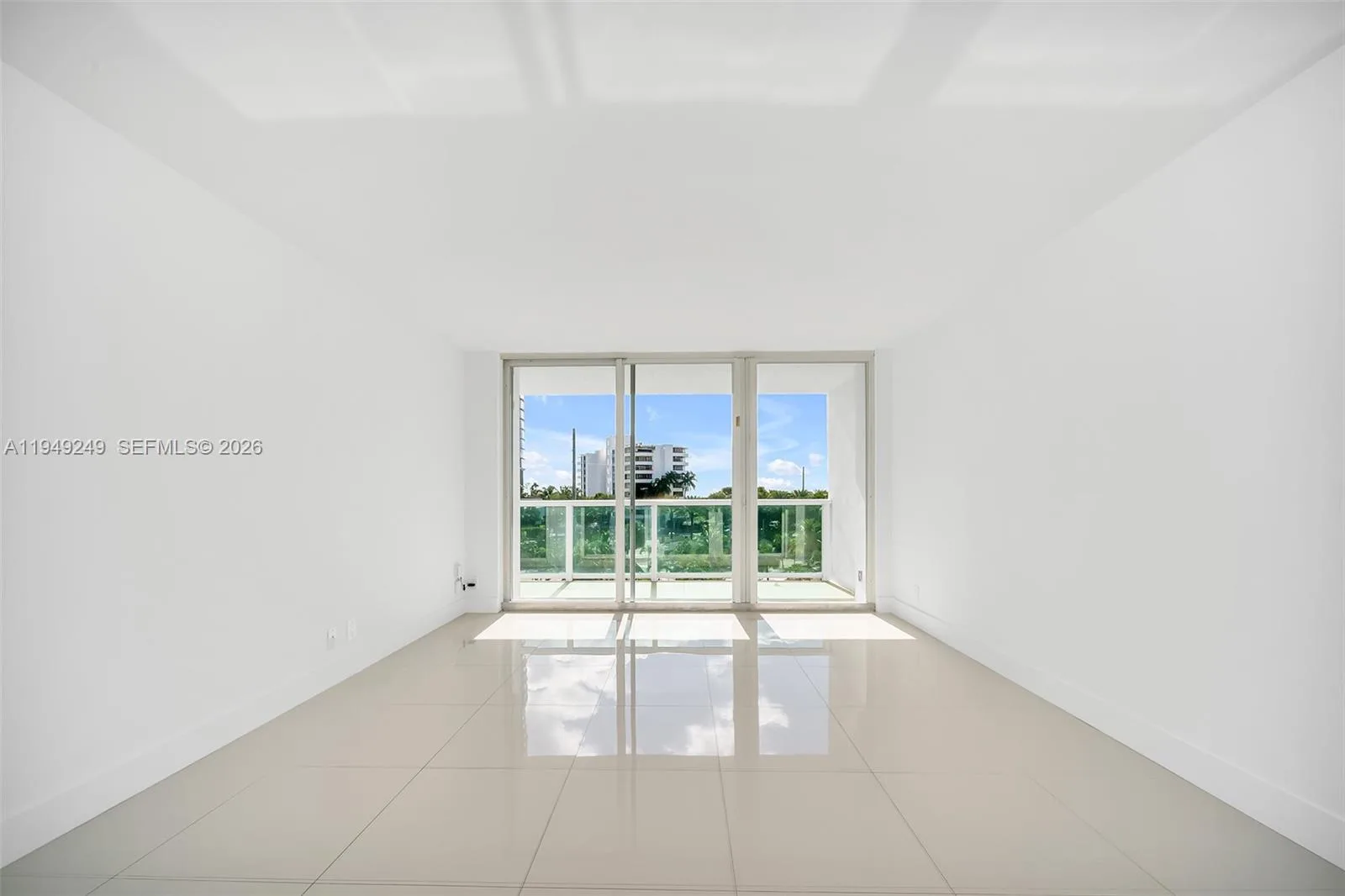 100 Bayview Dr # 408, Sunny Isles Beach, FL 33160 photo 5