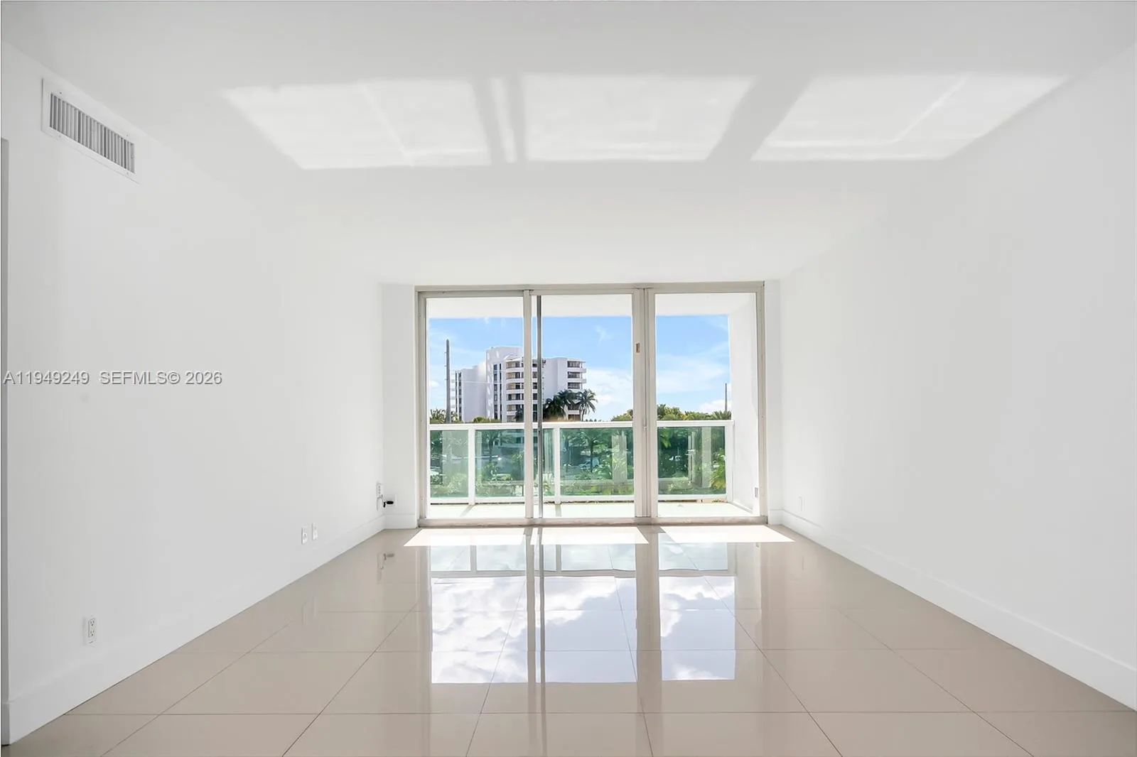 100 Bayview Dr # 408, Sunny Isles Beach, FL 33160 photo 6