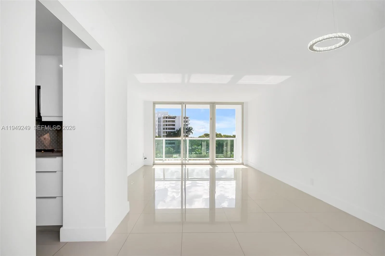 100 Bayview Dr # 408, Sunny Isles Beach, FL 33160 photo 7