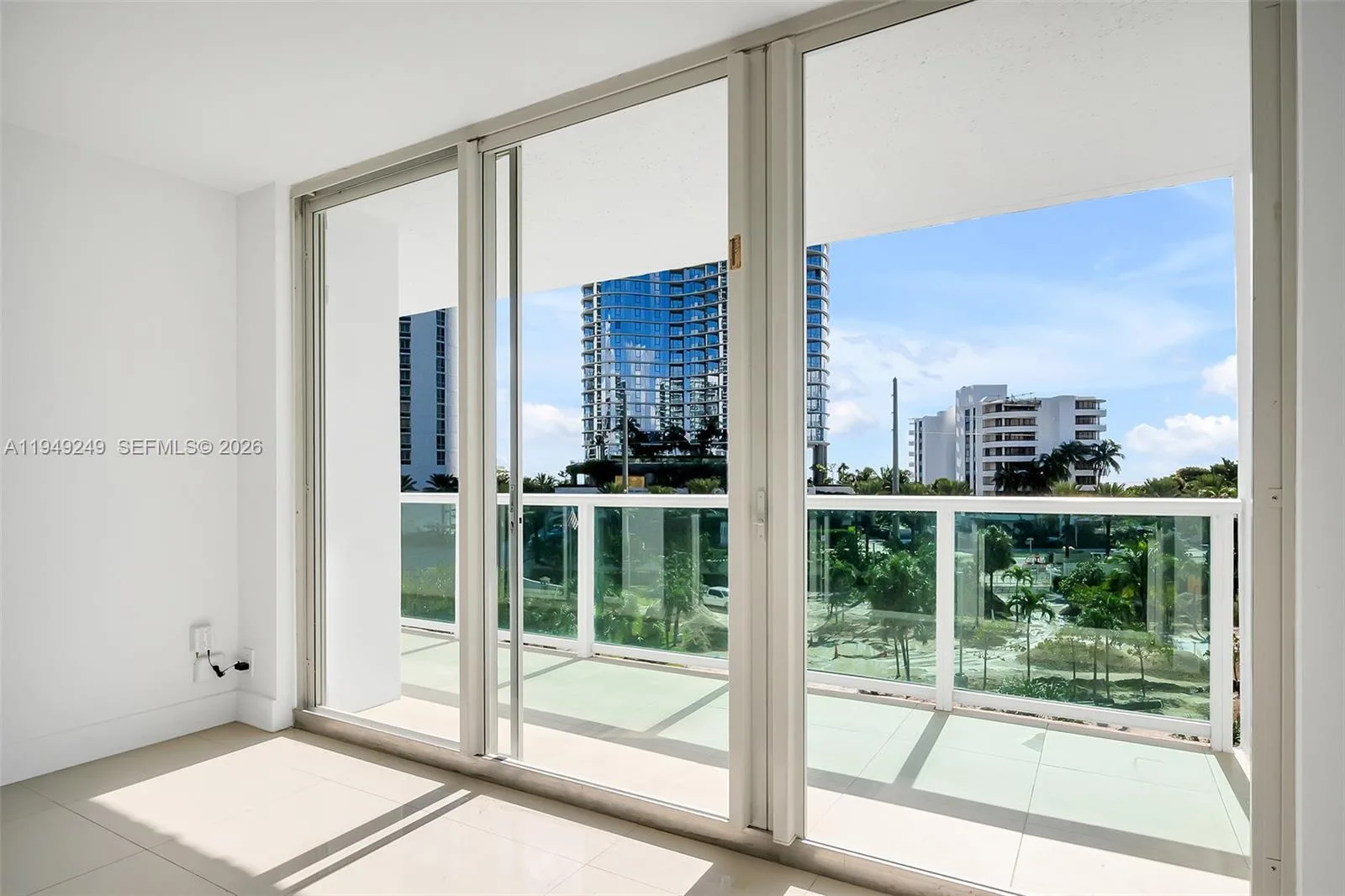 100 Bayview Dr # 408, Sunny Isles Beach, FL 33160 photo 8