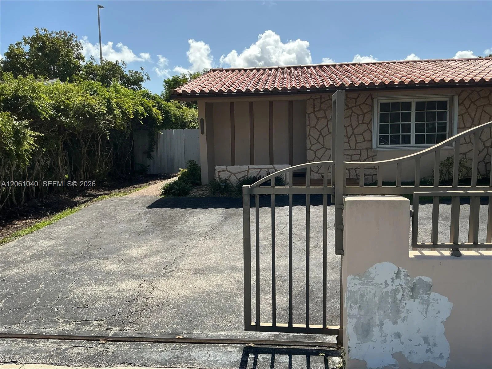 2641 SW 117th Ct, Miami, FL 33175 photo 2