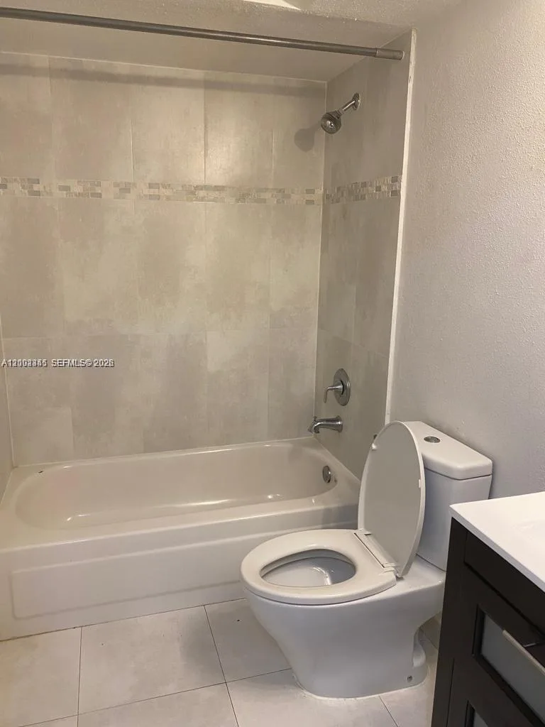 2371 NW 33rd St # 711, Oakland Park, FL 33309 photo 10