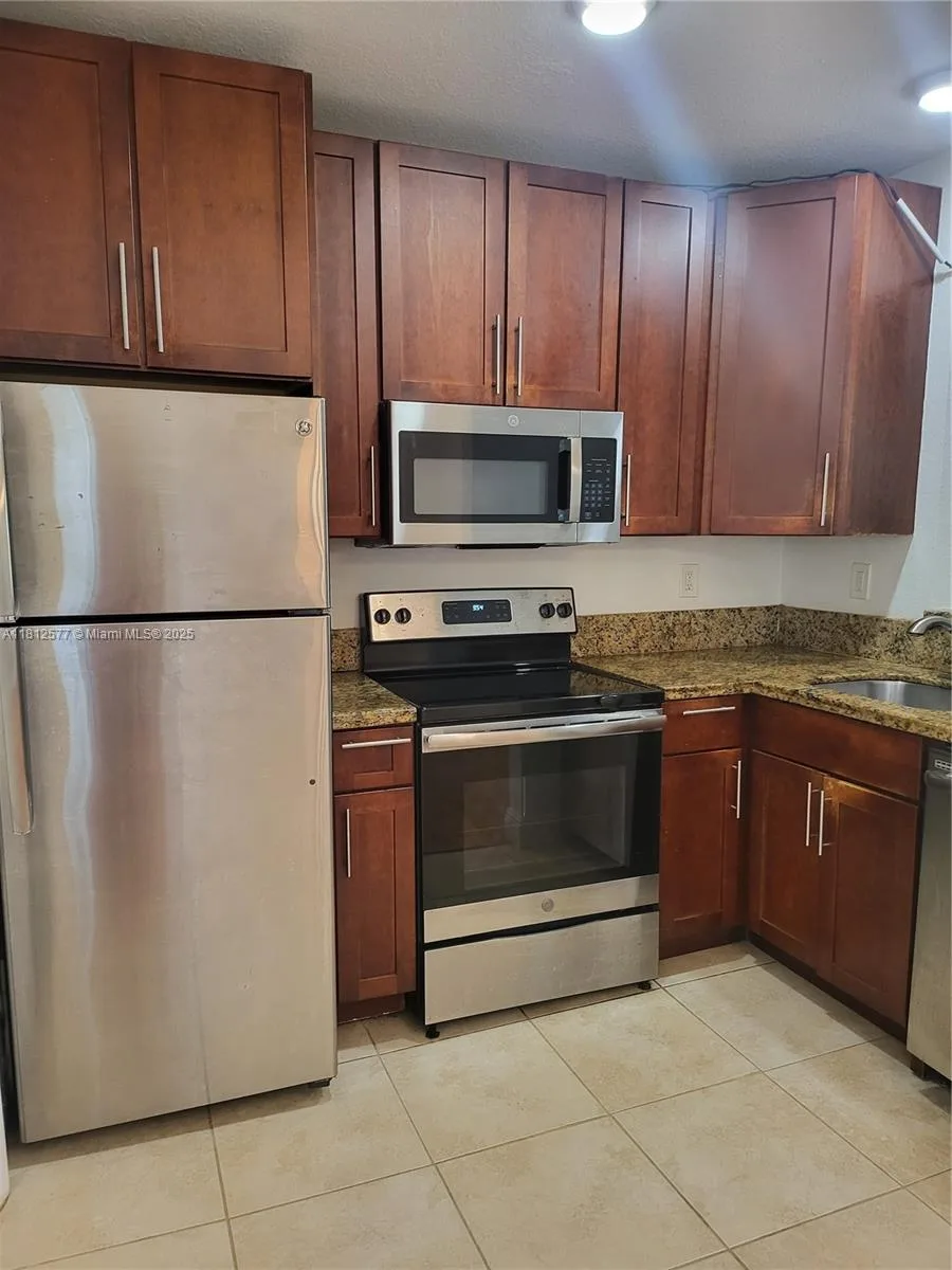 340 84th St # 2, Miami Beach, FL 33141 photo 4