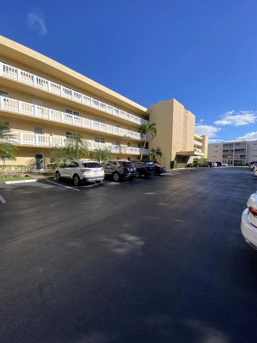 1025 SE 3rd Ave # 102, Dania Beach, FL 33004