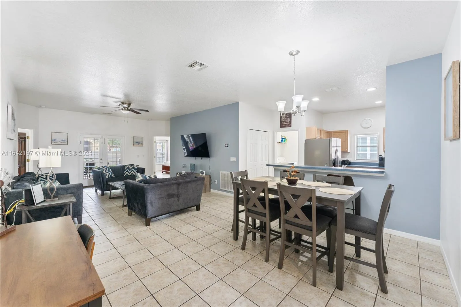 237 Magical way, Kissimmee, FL 34744 photo 3