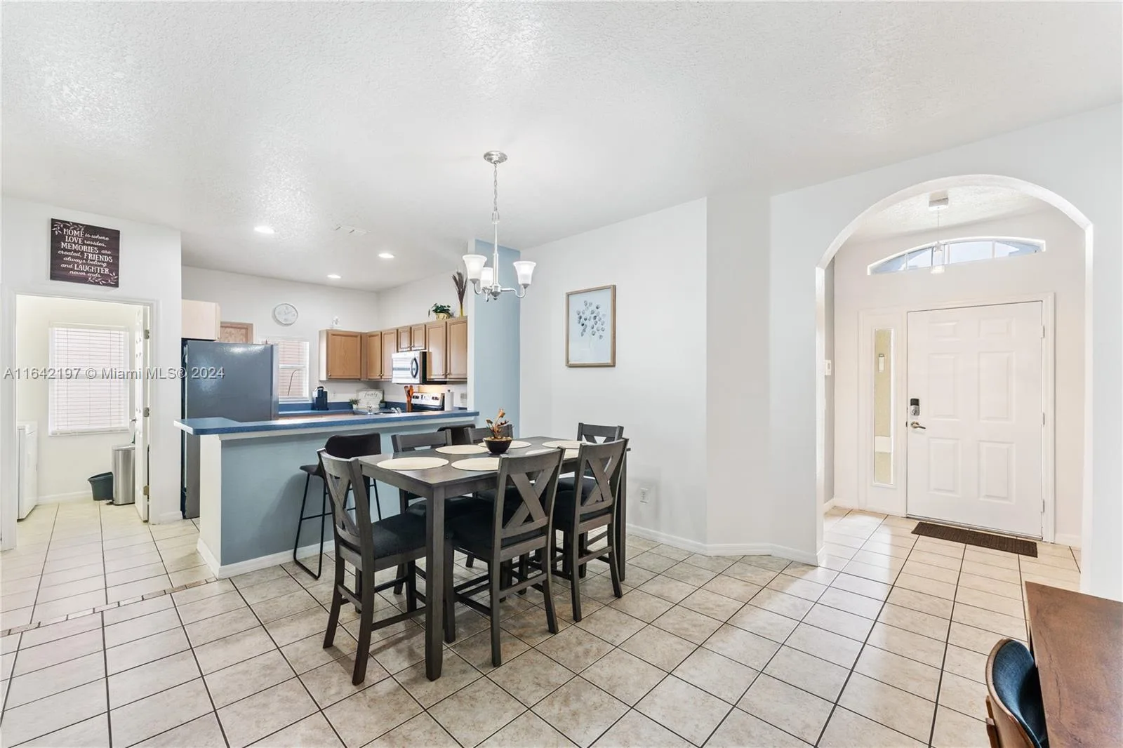 237 Magical way, Kissimmee, FL 34744 photo 4