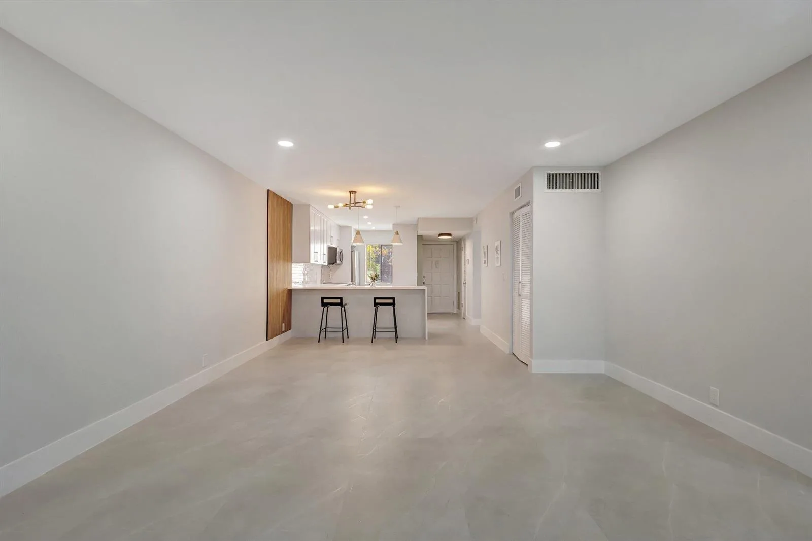 4090 Tivoli Court # 208, Lake Worth, FL 33467 photo 2