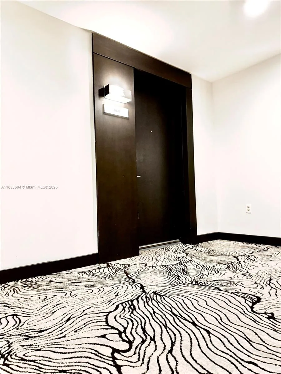 900 Biscayne Blvd # 3803, Miami, FL 33132