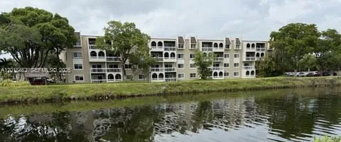 7815 Camino Real # i417, Miami, FL 33143
