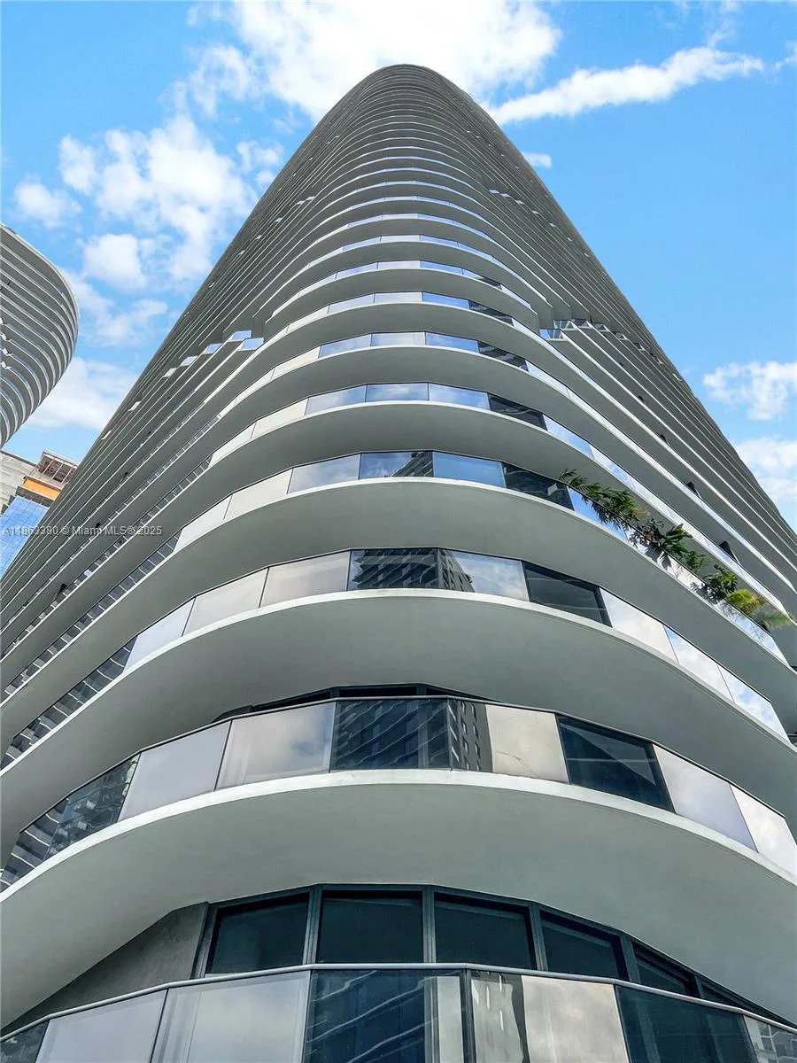 55 SW 9th St # 1706, Miami, FL 33130 photo 3