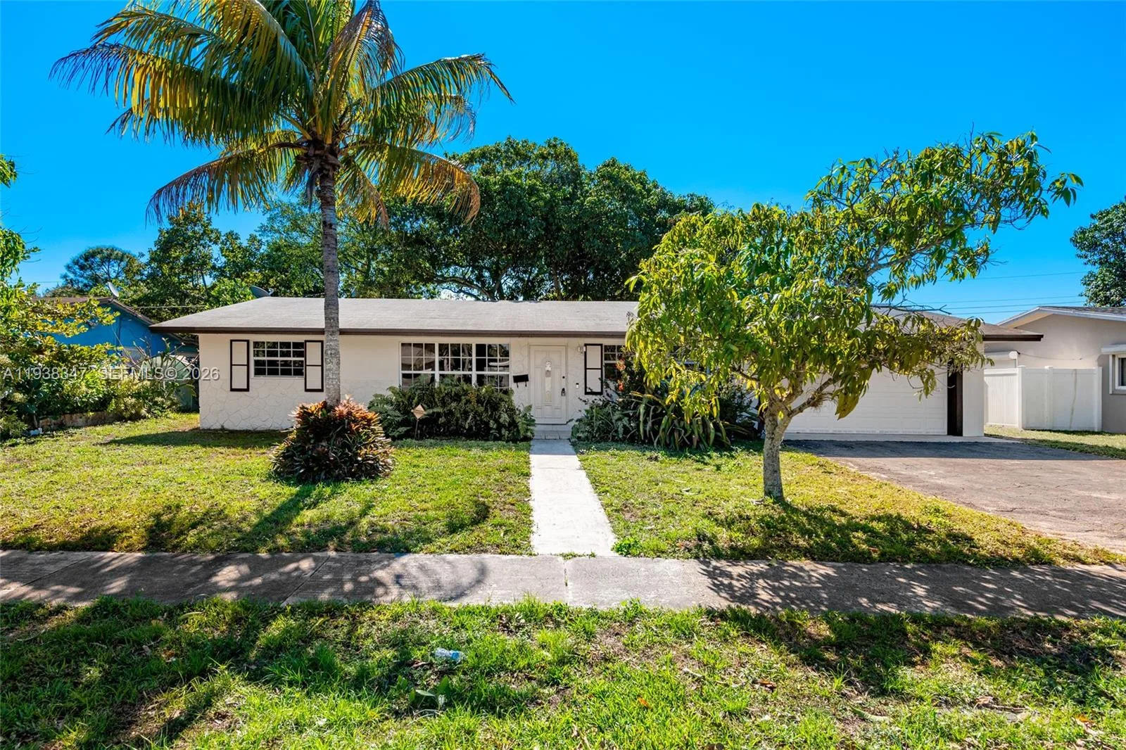 4360 NW 4th St, Plantation, FL 33317