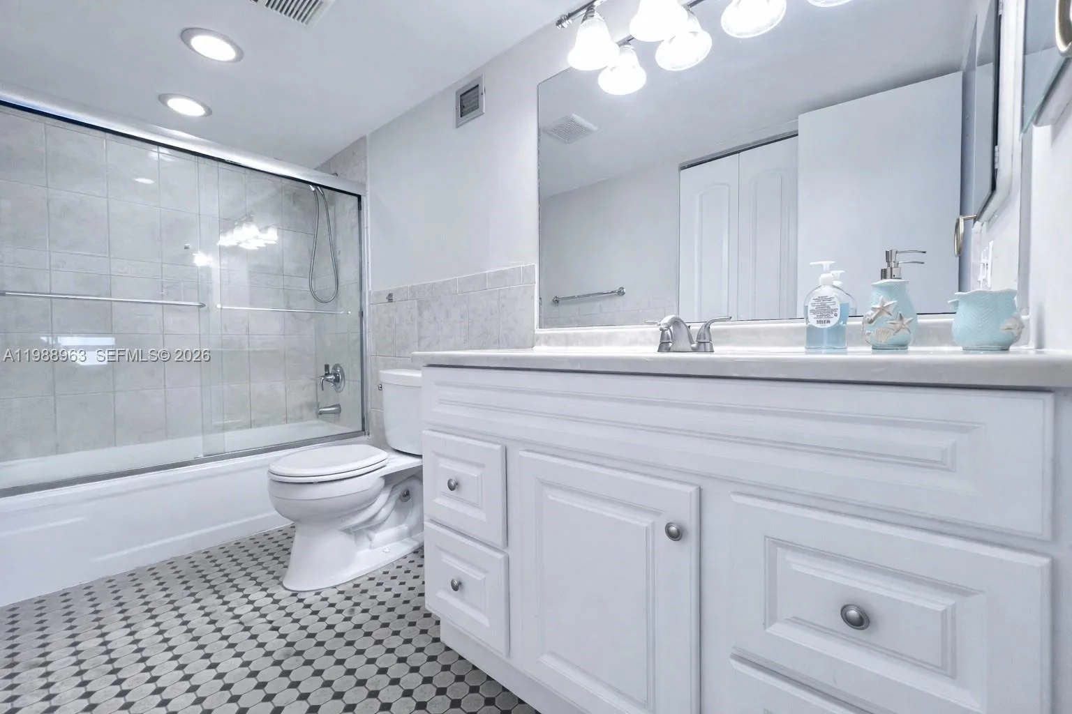 600 NE 36th St # 1502, Miami, FL 33137 photo 6