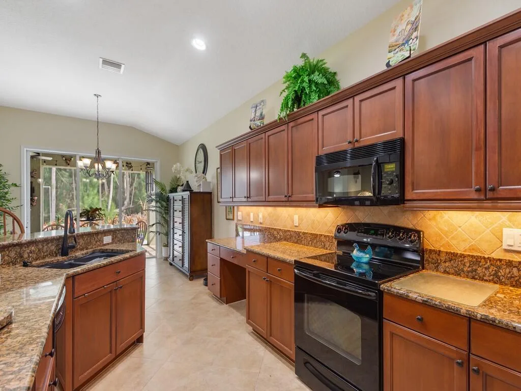 2794 W Brookfield Way, Vero Beach, FL 32966 photo 3