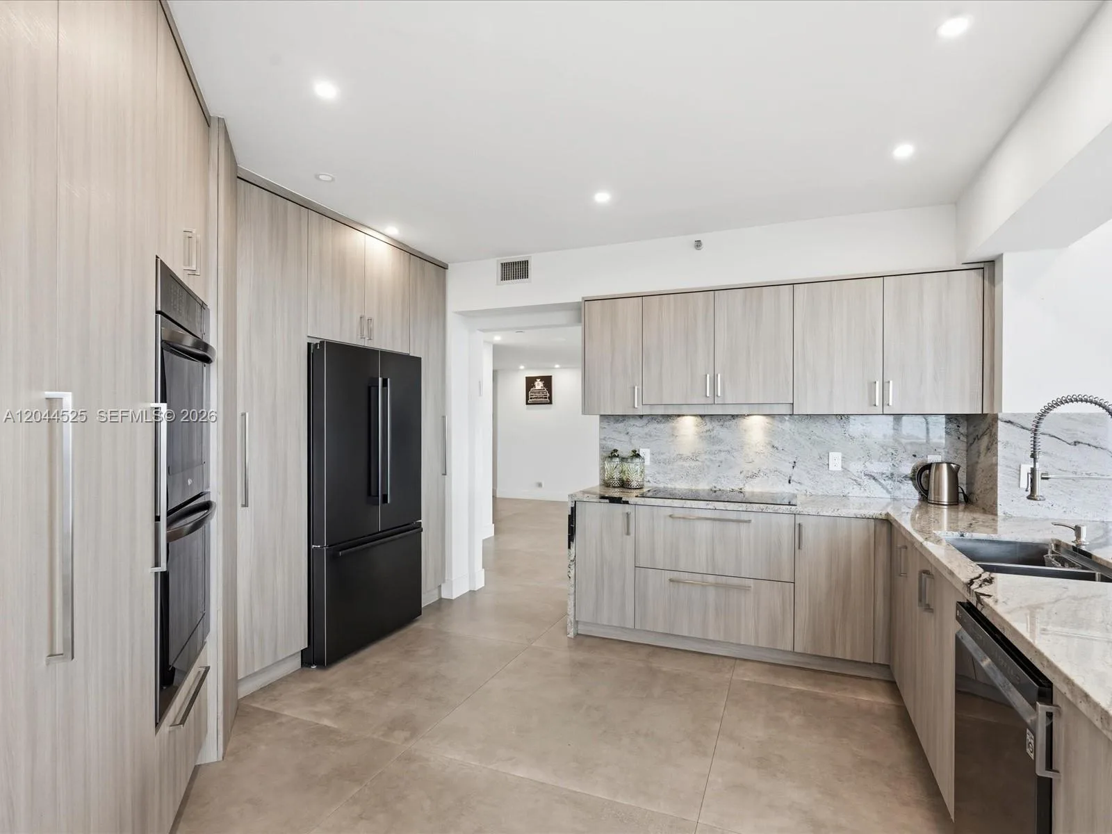 3802 NE 207th St # 1101, Aventura, FL 33180 photo 9