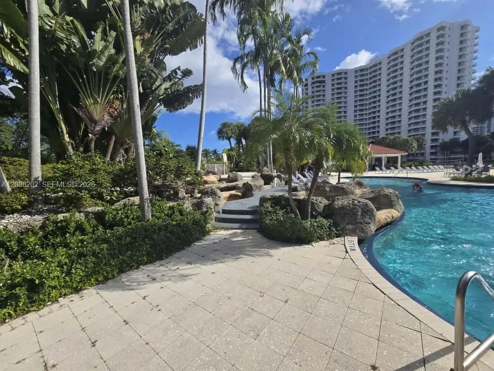 3300 NE 191st St # 1202, Aventura, FL 33180