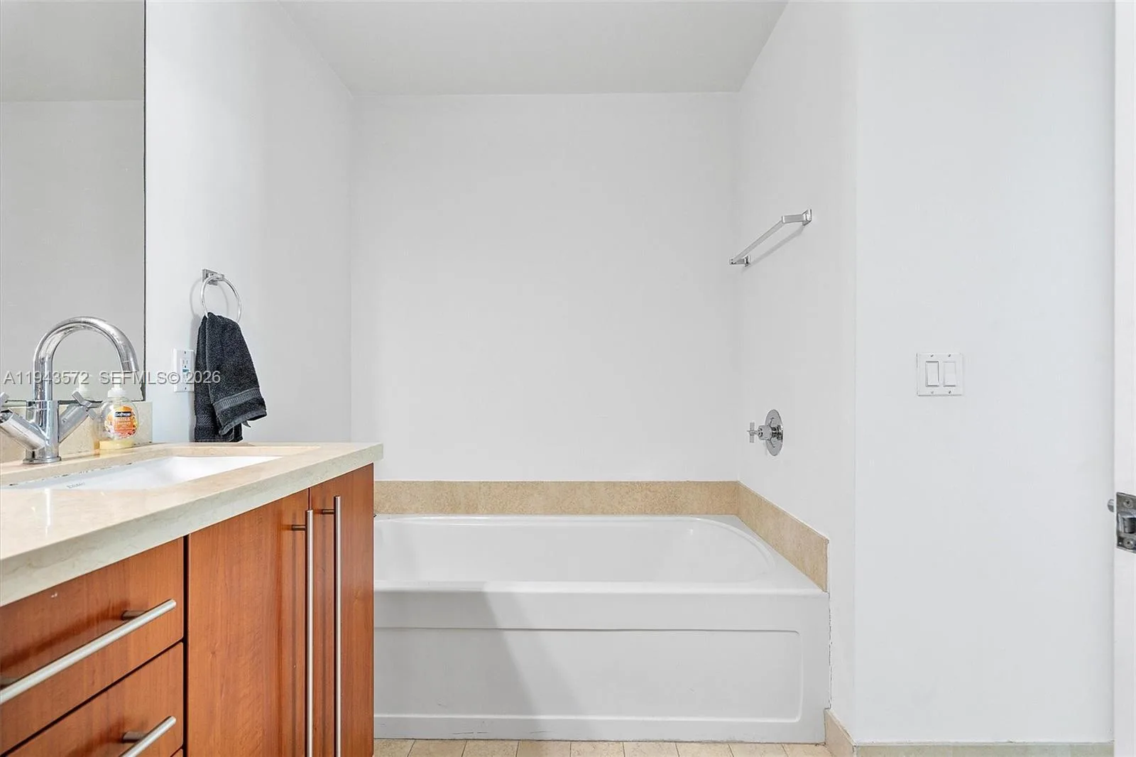 79 SW 12th St # 3809S, Miami, FL 33130 photo 12