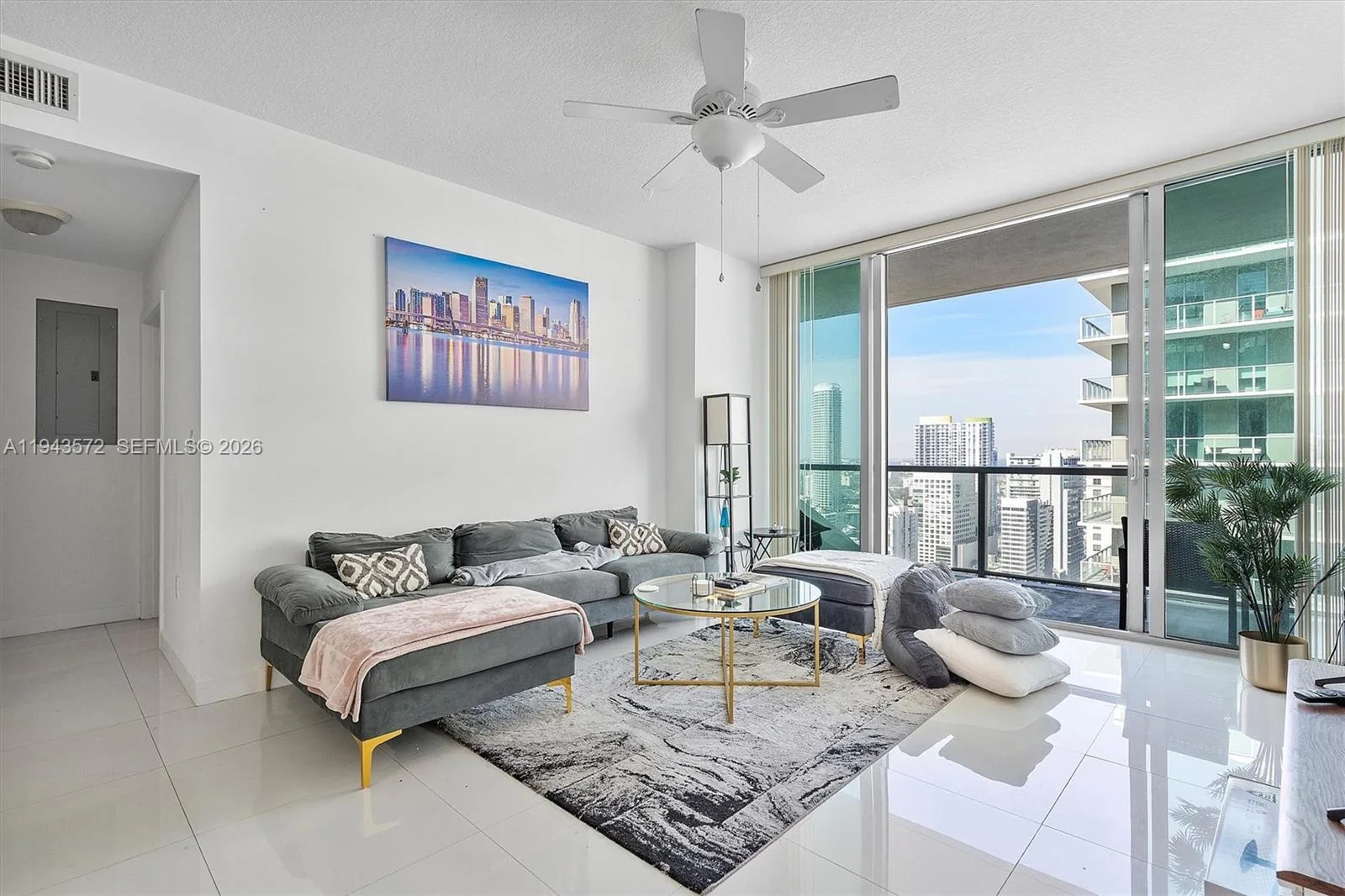 79 SW 12th St # 3809S, Miami, FL 33130 photo 4