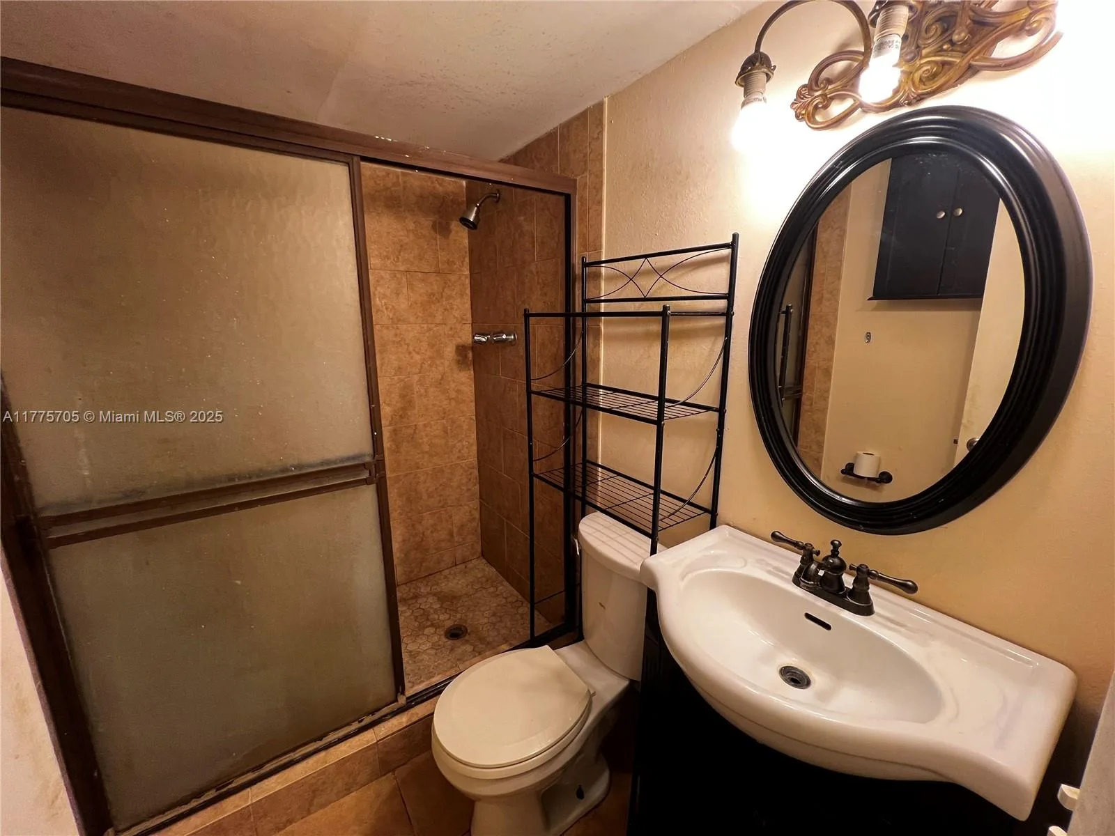 447 NE 195th St # 309, Miami, FL 33179 photo 4