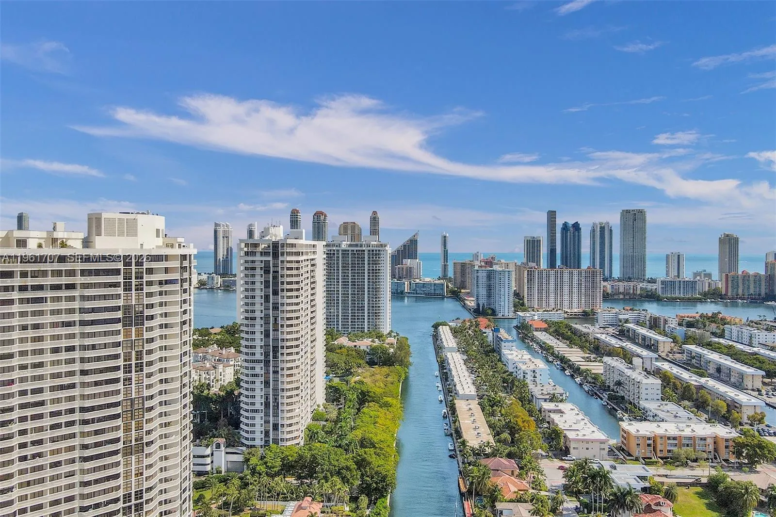 2000 Island Blvd # 503, Aventura, FL 33160 photo 2
