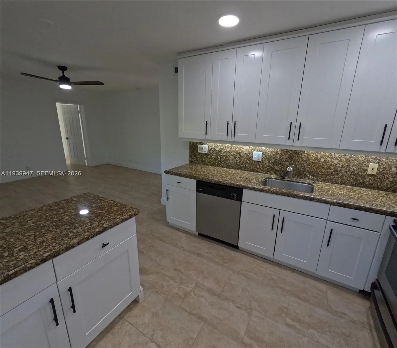 1423 Holly Heights Dr # 15, Fort Lauderdale, FL 33304 photo 7
