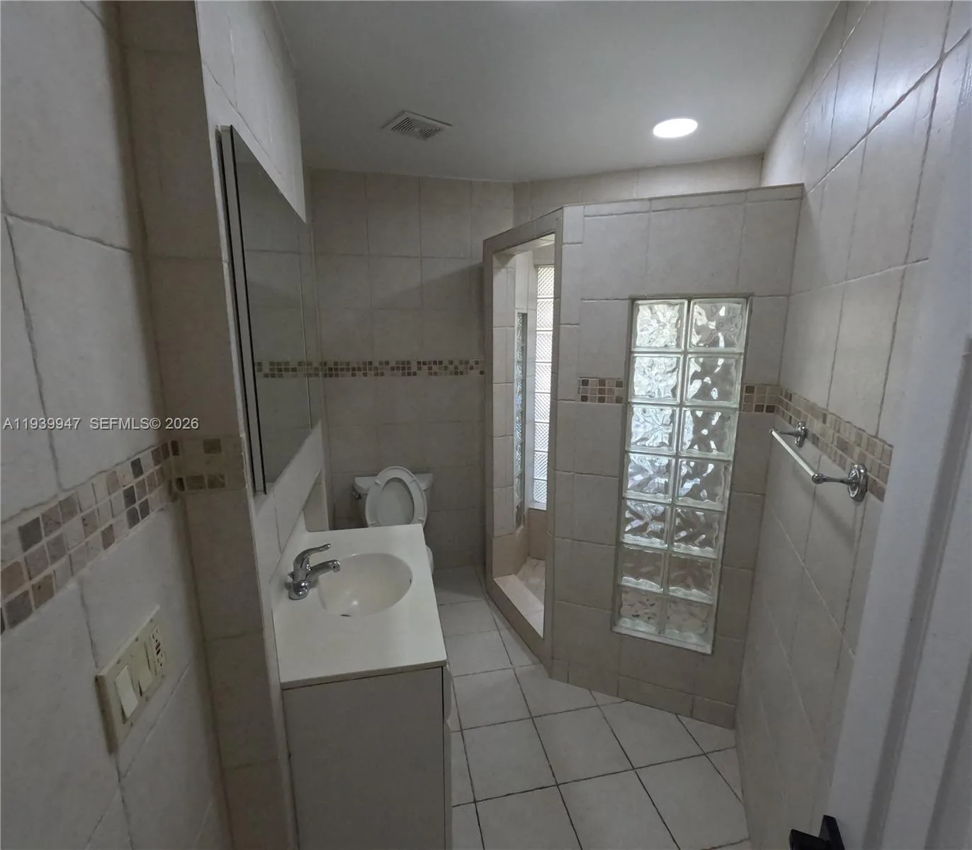 1423 Holly Heights Dr # 15, Fort Lauderdale, FL 33304 photo 9