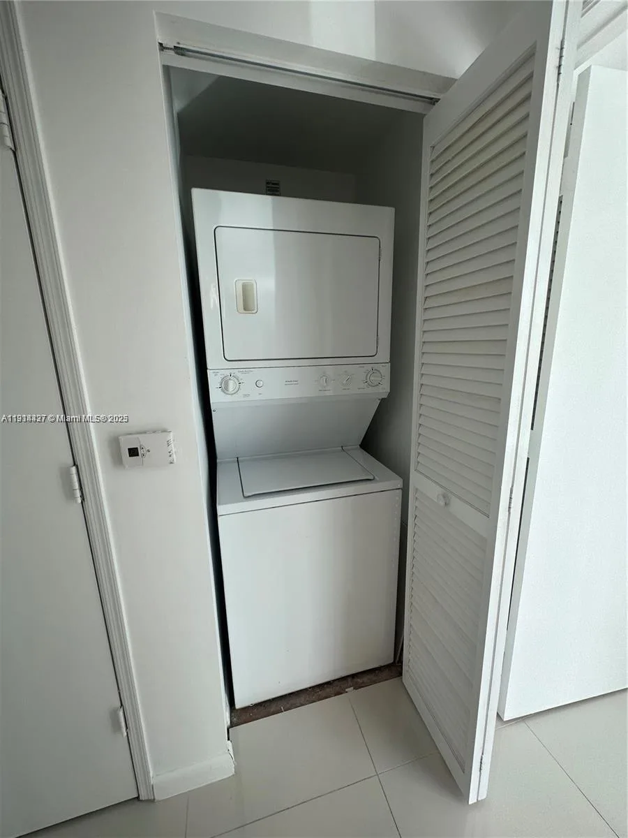 951 Brickell Ave # 2901, Miami, FL 33131 photo 6