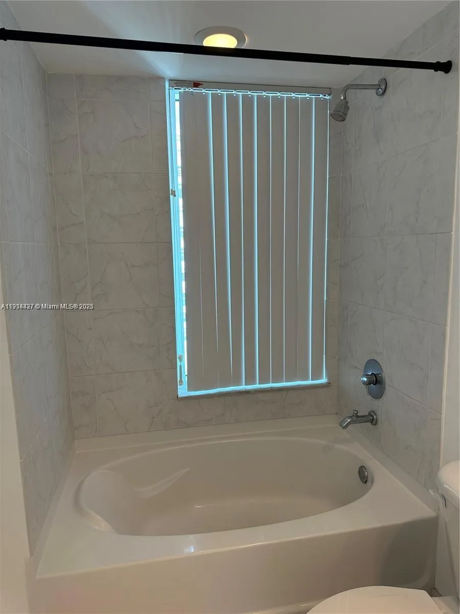 951 Brickell Ave # 2901, Miami, FL 33131 photo 8