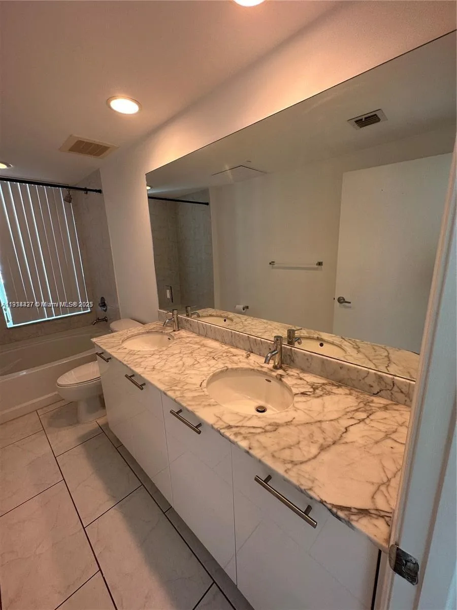 951 Brickell Ave # 2901, Miami, FL 33131 photo 9