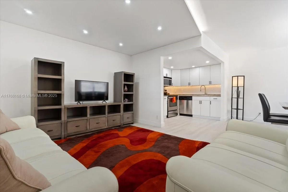 590 Brittany M # 590, Delray Beach, FL 33446 photo 2