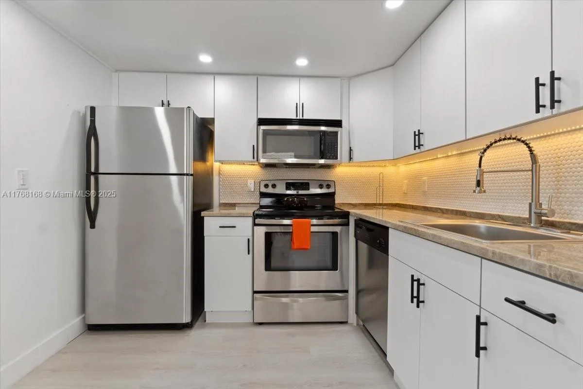 590 Brittany M # 590, Delray Beach, FL 33446 photo 5