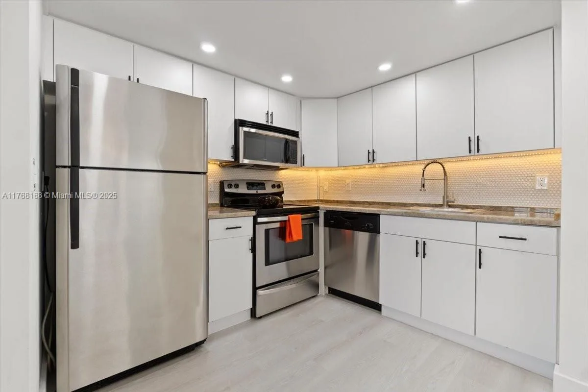 590 Brittany M # 590, Delray Beach, FL 33446 photo 6
