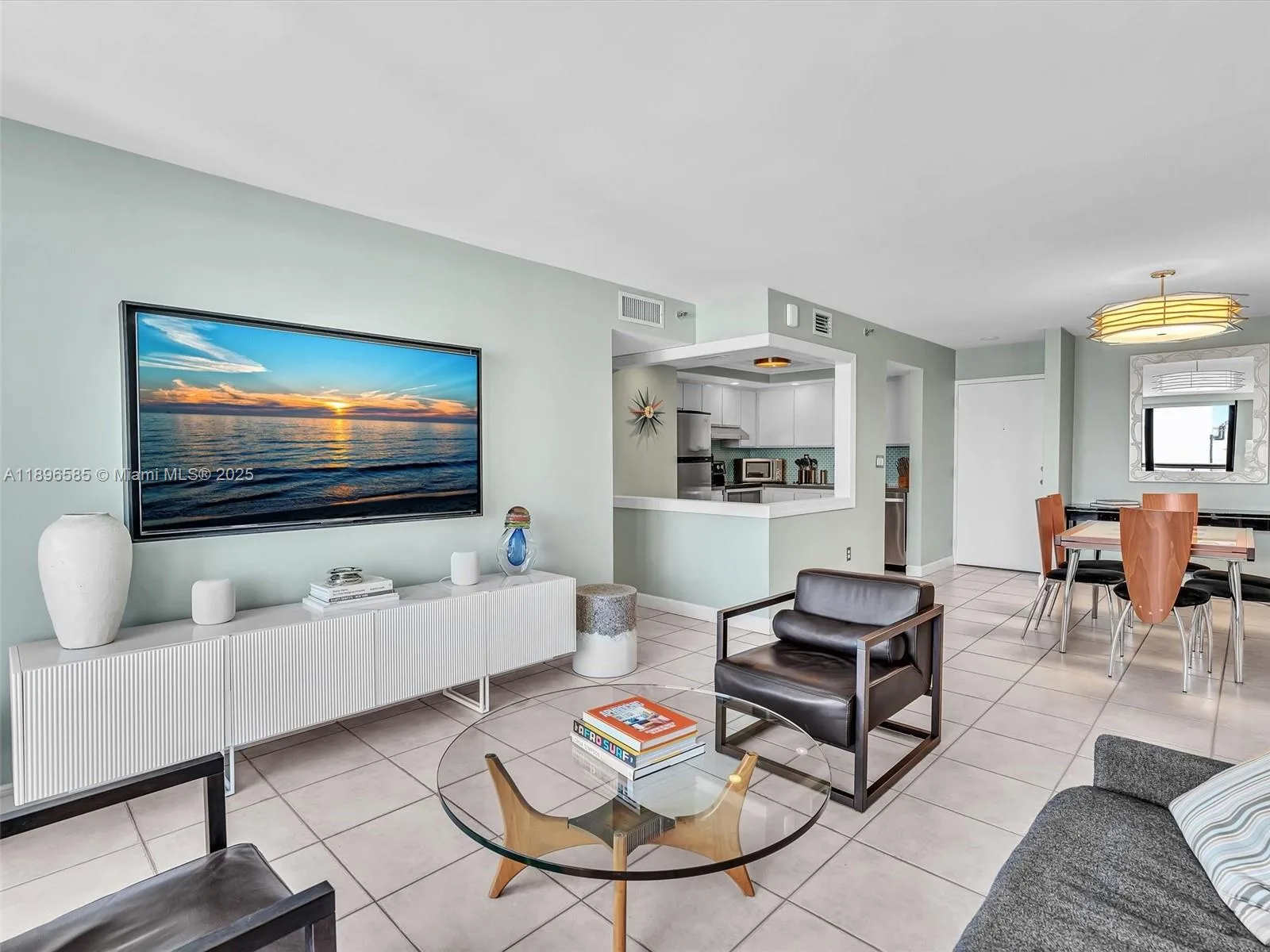 1775 Washington Ave # 8B, Miami Beach, FL 33139 photo 3