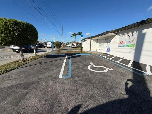 3221 SW 107th Ave, Miami, FL 33165 photo 2