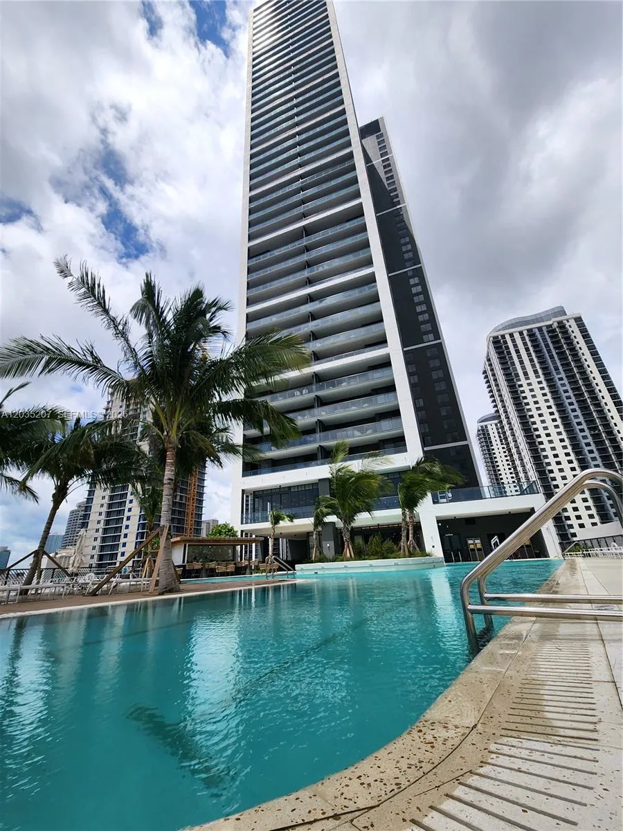 601 NE 1 AVE # 2812, Miami, FL 33132