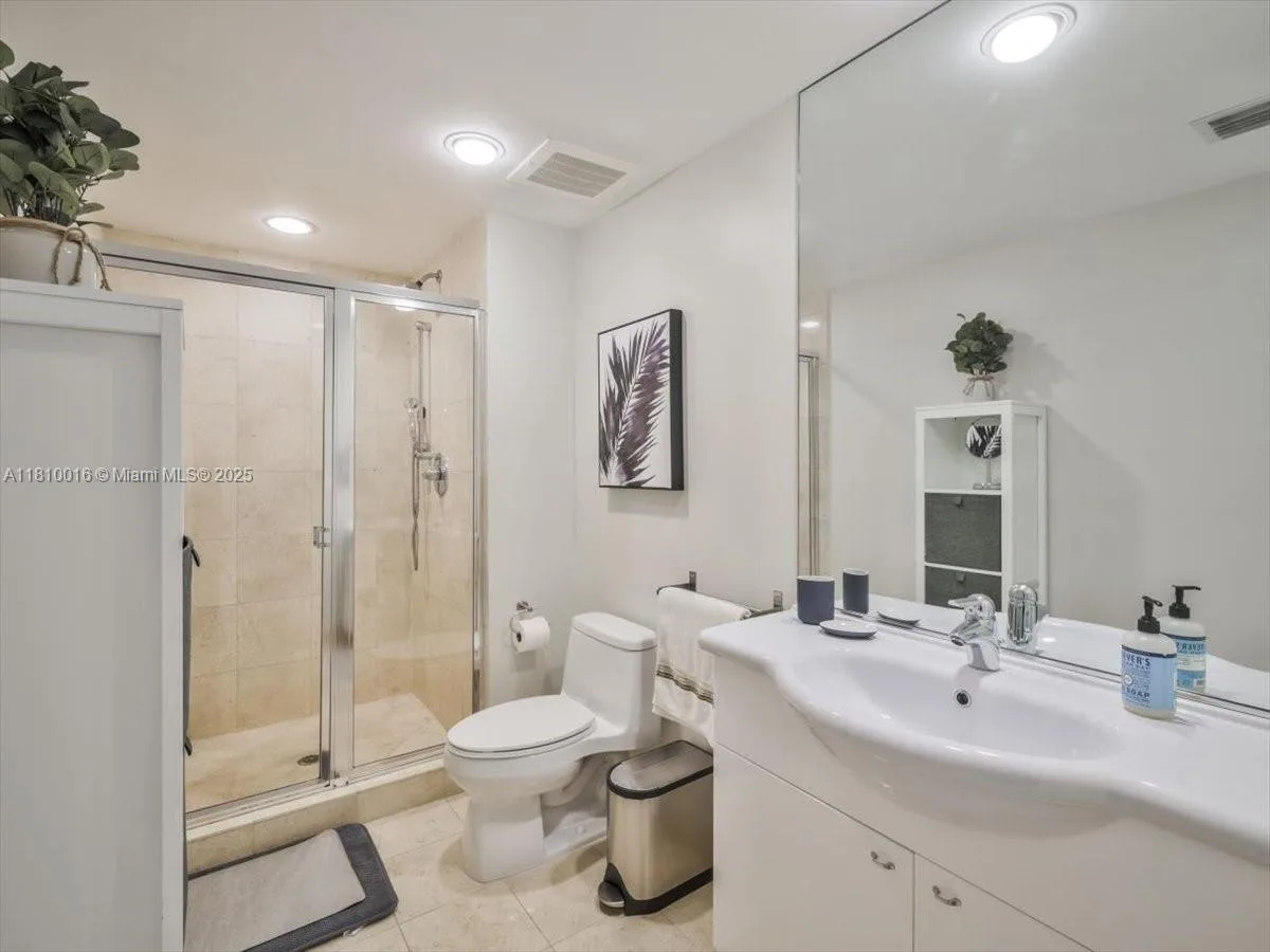1830 S Ocean Dr # 5009, Hallandale Beach, FL 33009 photo 11