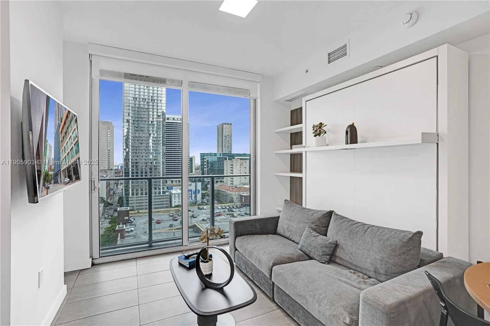 227 NE 2nd St # 1703, Miami, FL 33132 photo 5