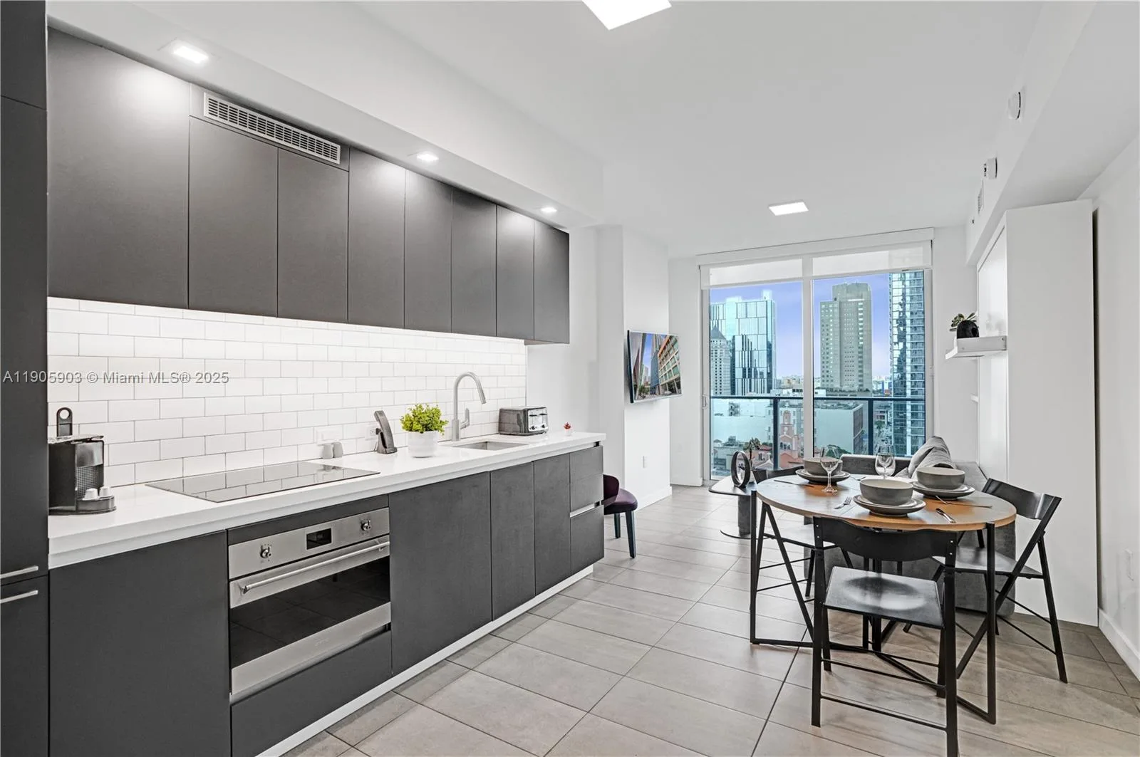 227 NE 2nd St # 1703, Miami, FL 33132 photo 9
