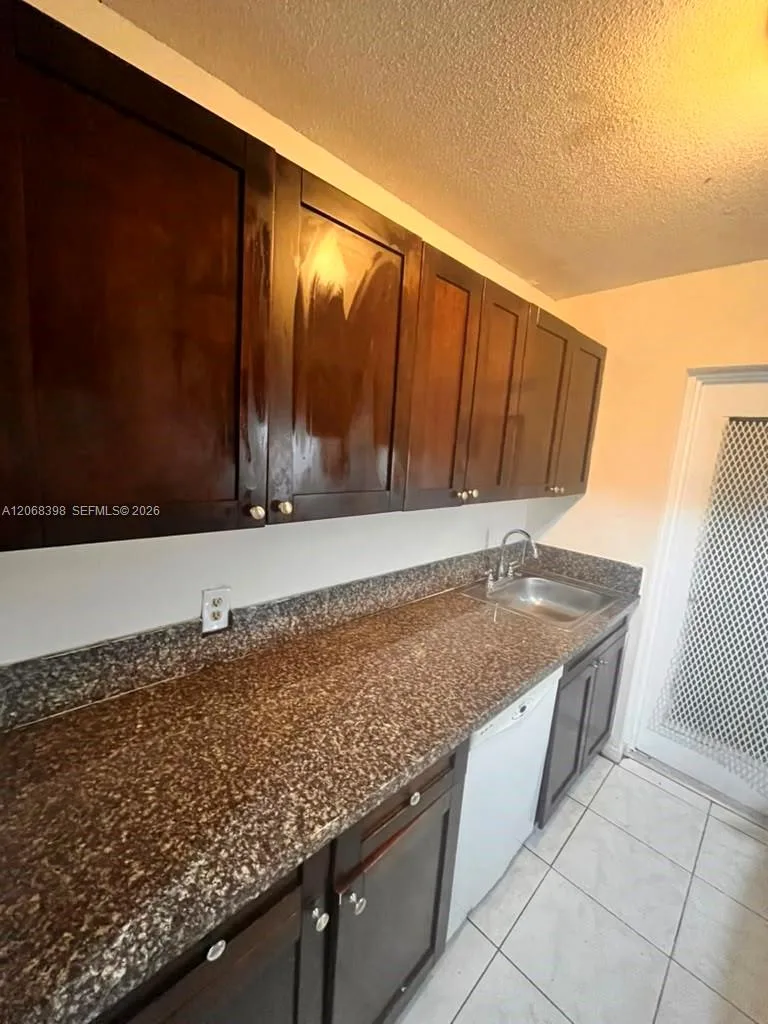 8704 NW 35th St # 202, Coral Springs, FL 33065 — zdjęcie 4
