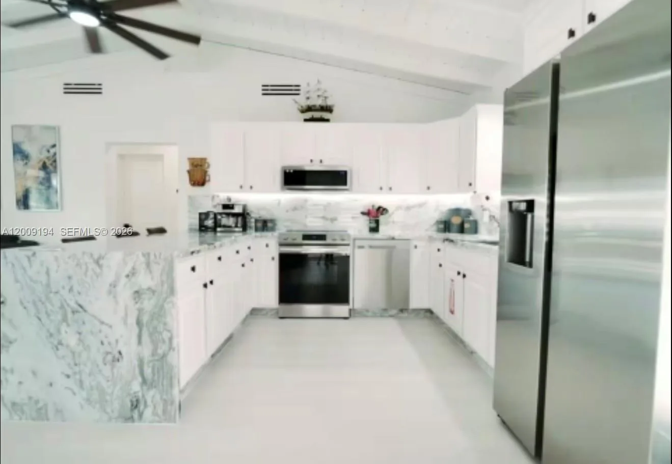 2133 Yellowtail Dr, Marathon, FL 33050 photo 4