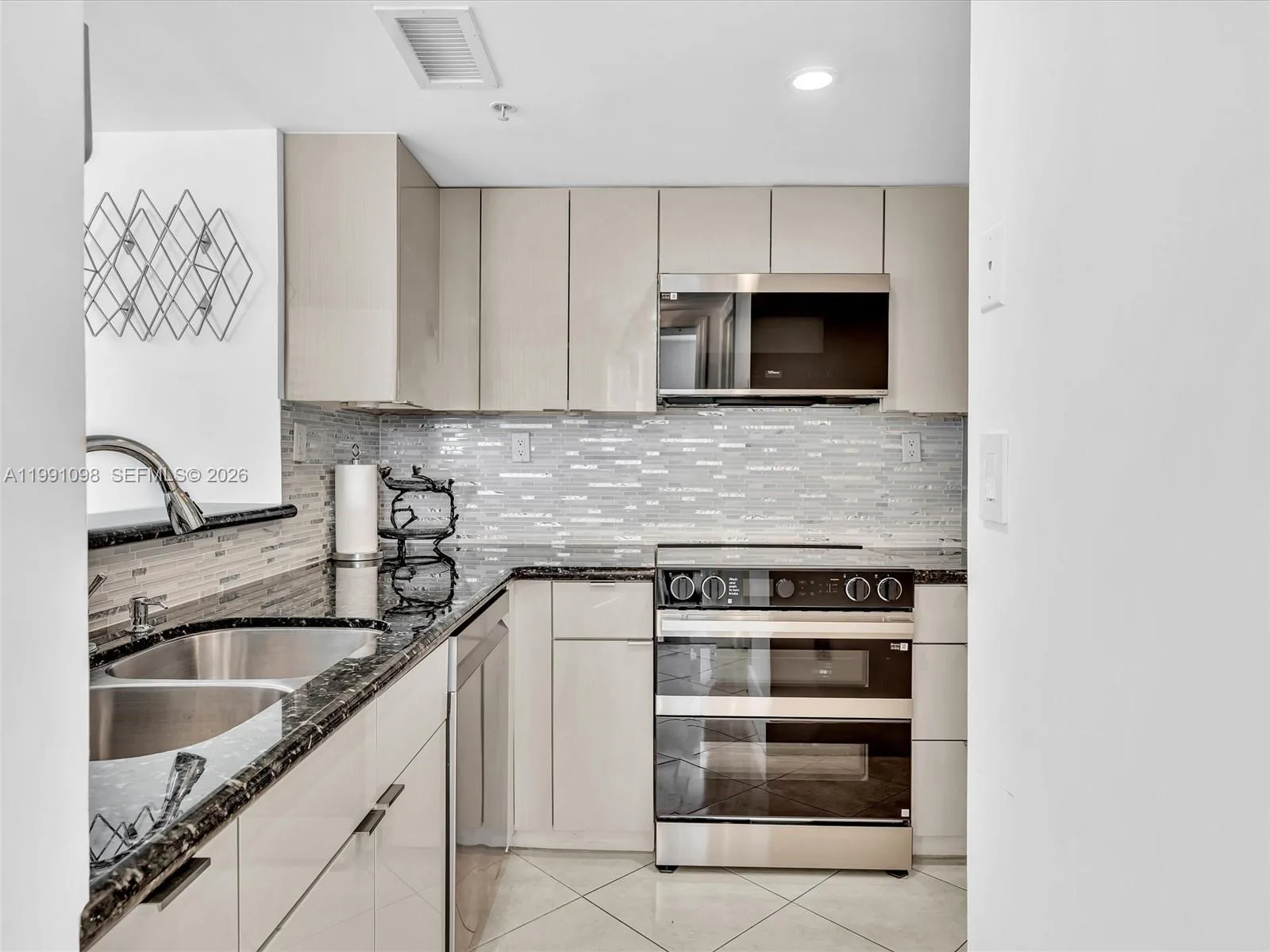 650 West Ave # 1605, Miami Beach, FL 33139 photo 10