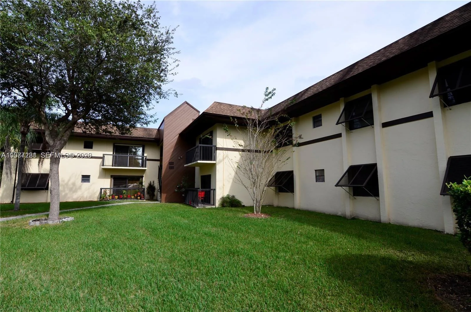 7985 SW 86th St # 432, Miami, FL 33143 photo 2