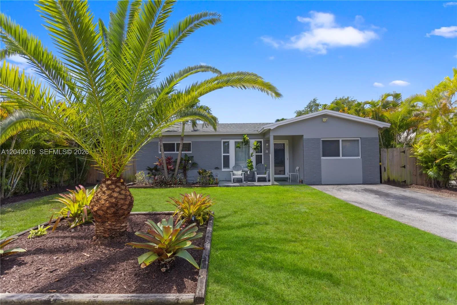 28 SE 7th St, Dania Beach, FL 33004