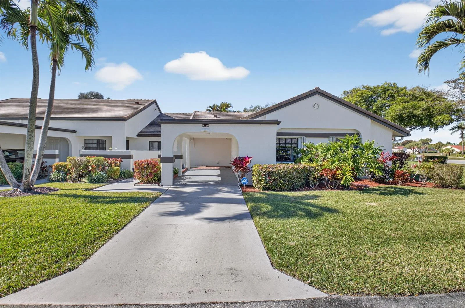 5750 Parkwalk Circle E, Boynton Beach, FL 33472