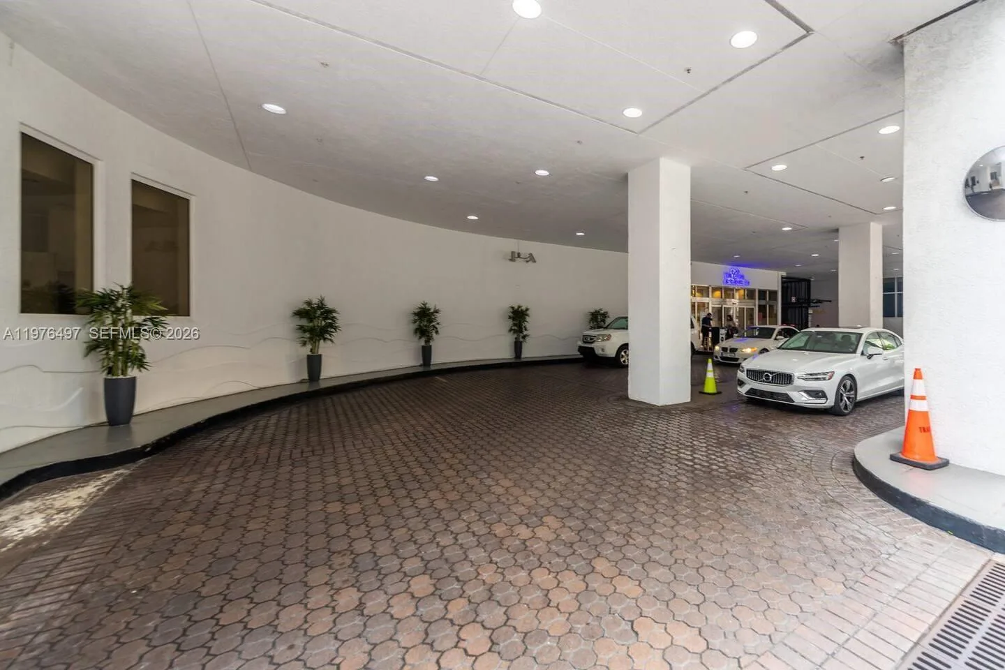 1200 Brickell Bay Dr # 1621, Miami, FL 33131 photo 9