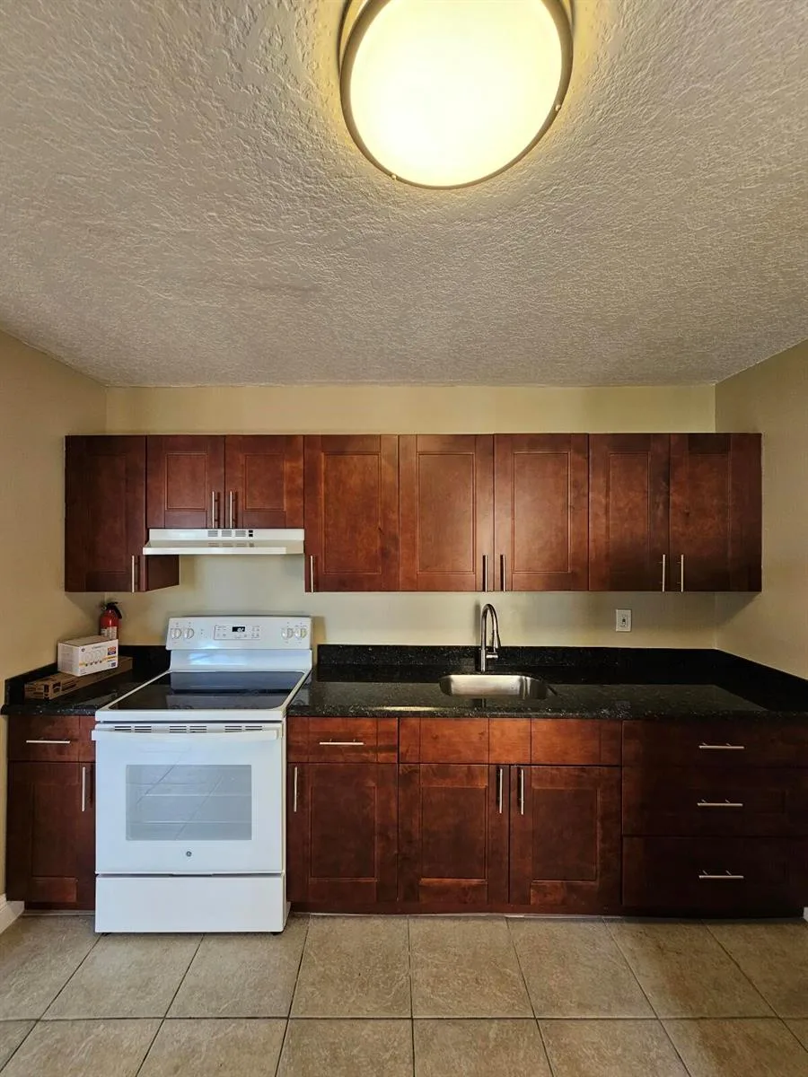 1200 W Blue Heron Boulevard # 5, Riviera Beach, FL 33404