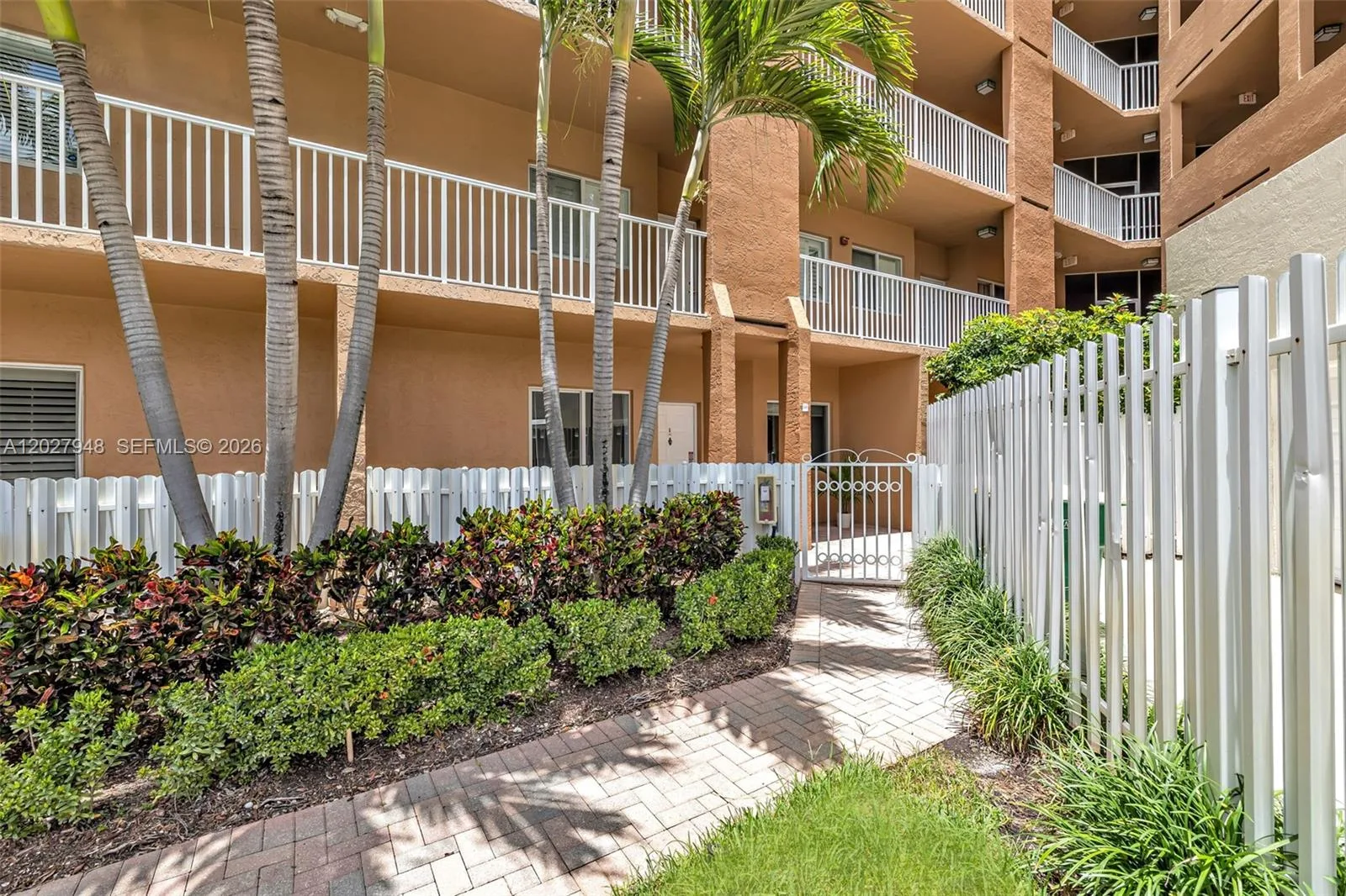 7715 Yardley Dr # 106, Tamarac, FL 33321