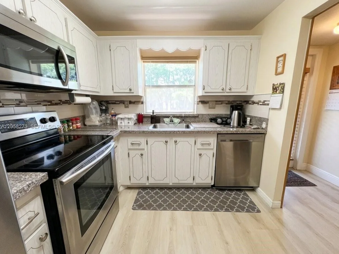 9801 Sunrise Lakes Blvd # 203, Sunrise, FL 33322 photo 2