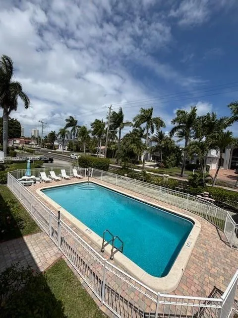 500 Layne Blvd # 20, Hallandale Beach, FL 33009